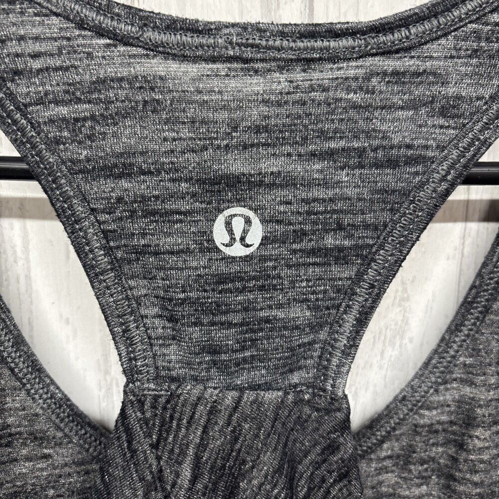 Womens Size 6 Lululemon Essential Tank Gray EUC - Picture 3 of 4